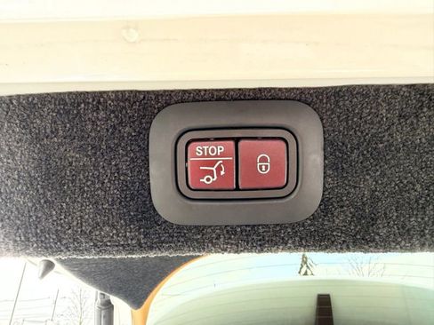 Used 2021 Aston Martin DBX Sport Utility 4D image 37