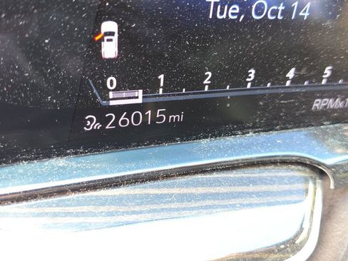 Certified 2022 Cadillac Escalade ESV Premium Luxury w/ LPO, Illumination Package image 14