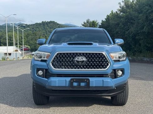 Used 2019 Toyota Tacoma TRD Sport AWD/4WD image 26