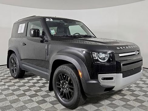 Used 2023 Land Rover Defender 90 SE image 4