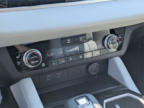 New 2025 Mitsubishi Outlander SEL image 23