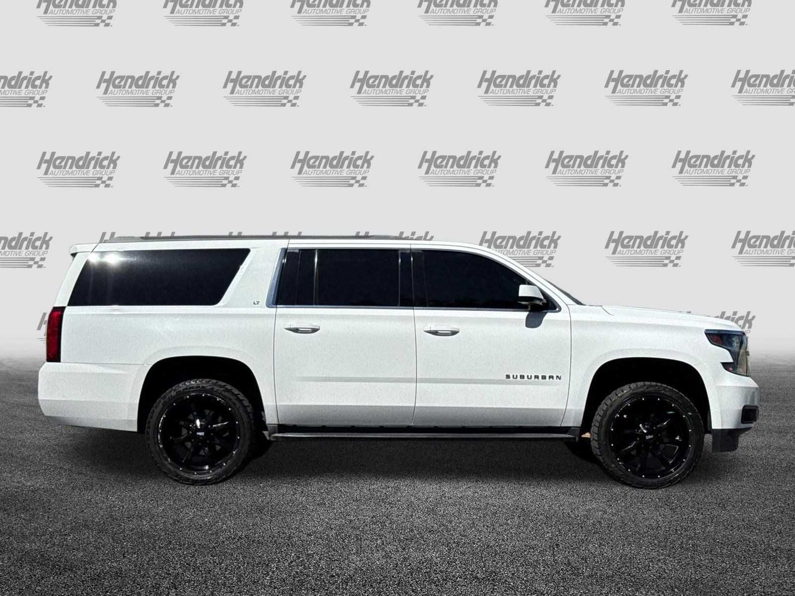 Used 2019 Chevrolet Suburban LT RWD image 3