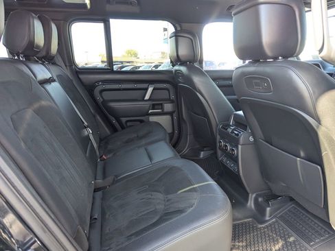 Used 2022 Land Rover Defender 110 V8 image 31