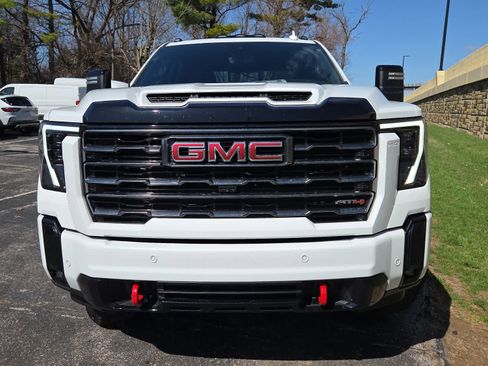 Used 2025 GMC Sierra 3500 AT4 w/ AT4 Premium Plus Package image 4