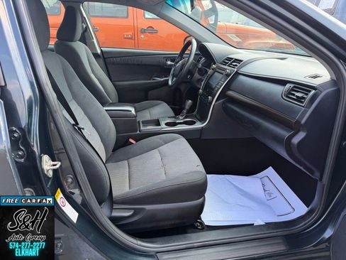 Used 2016 Toyota Camry LE image 10