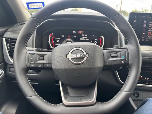 Used 2026 Nissan Rogue SL FWD image 30