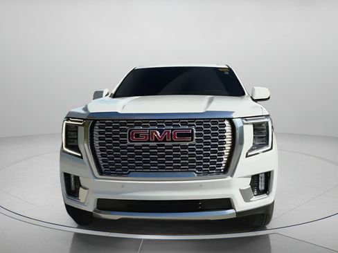 Used 2024 GMC Yukon XL Denali image 7