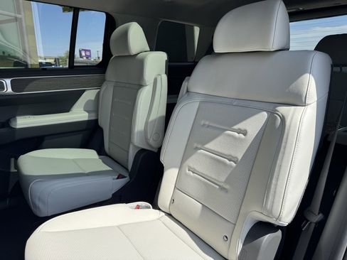 Used 2024 Hyundai Santa Fe Calligraphy image 37