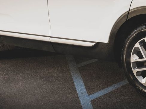 Used 2023 Kia Telluride LX image 7