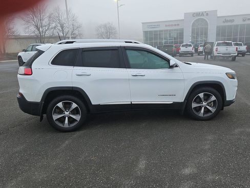 Used 2019 Jeep Cherokee Limited w/ Luxury Group image 15