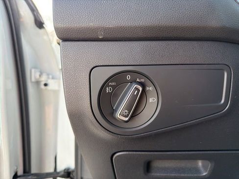 Used 2018 Volkswagen Tiguan SEL image 24