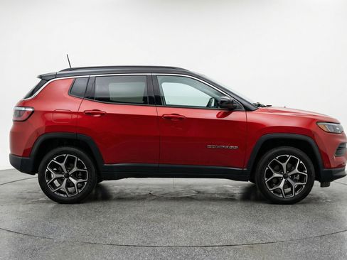 Used 2025 Jeep Compass Limited AWD/4WD image 11