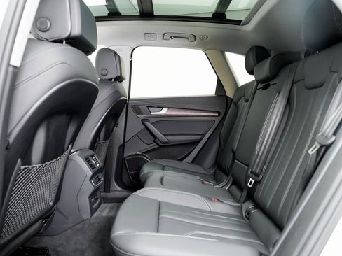 Certified 2025 Audi Q5 2.0T Premium Plus w/ Premium Plus Package image 23