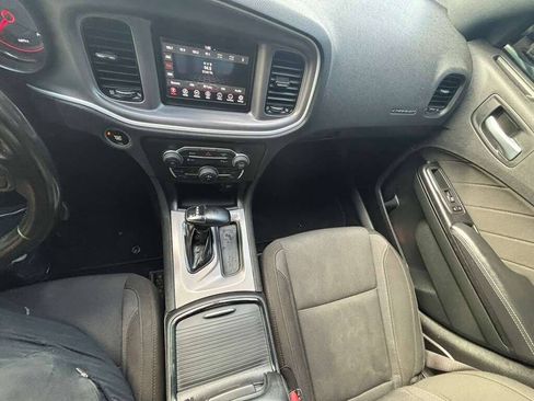 Used 2022 Dodge Charger SXT w/ Blacktop Package RWD image 3