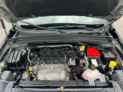 Used 2021 Jeep Renegade Sport AWD/4WD image 27