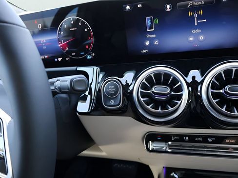 New 2026 Mercedes-Benz GLA 250 4MATIC image 27