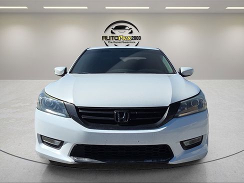 Used 2015 Honda Accord Sport image 2