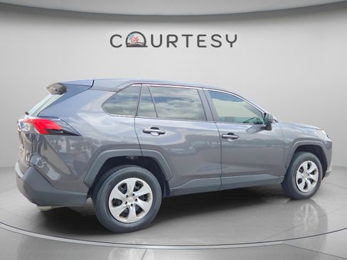 Used 2025 Toyota RAV4 LE FWD image 5