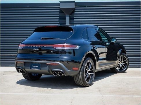 Certified 2025 Porsche Macan AWD/4WD image 7