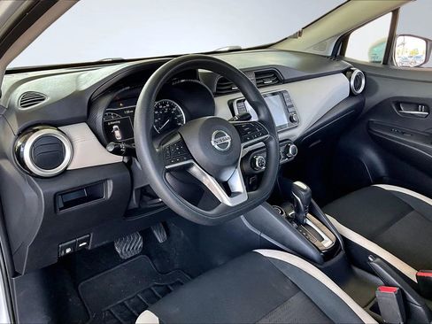 Used 2020 Nissan Versa SV image 14