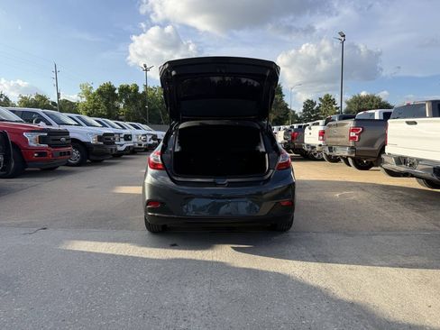 Used 2018 Chevrolet Cruze LT w/ Convenience Package FWD image 35