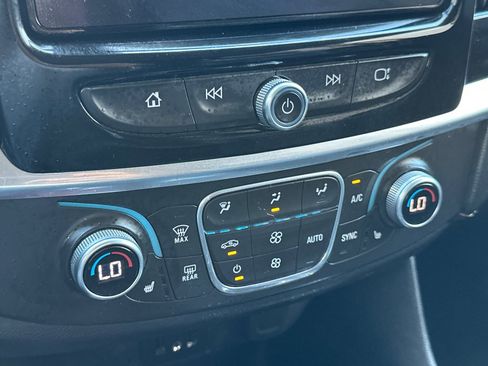 Used 2018 Chevrolet Traverse LT AWD/4WD image 31