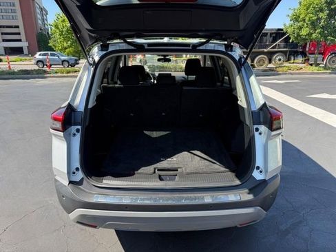 Used 2023 Nissan Rogue SV AWD/4WD image 6
