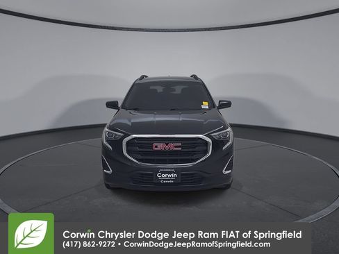 Used 2018 GMC Terrain SLE w/ Driver Convenience Package FWD image 5