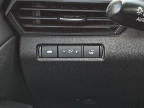 Used 2024 Nissan Altima 2.5 SV FWD image 25