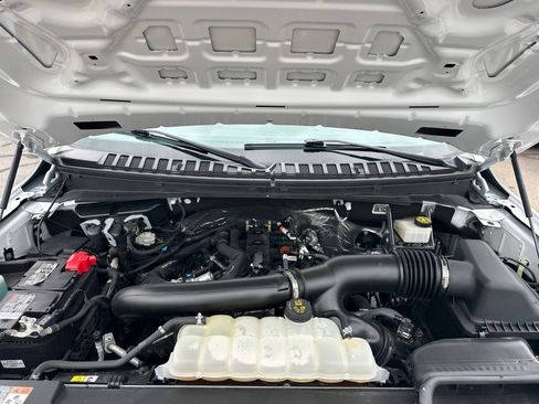 Used 2024 Ford Expedition Limited image 19