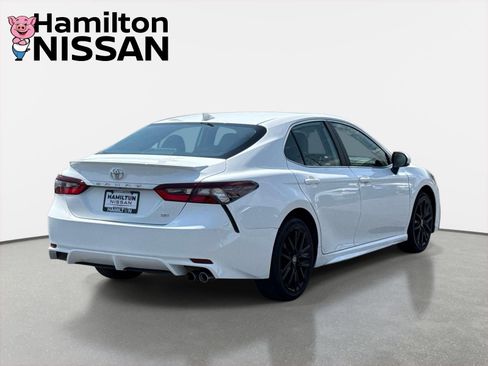 Used 2024 Toyota Camry SE w/ Convenience Package FWD image 2