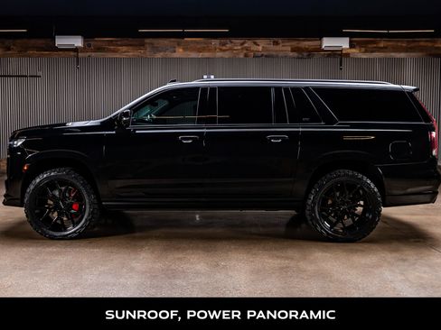 Used 2023 Cadillac Escalade ESV V AWD/4WD image 6