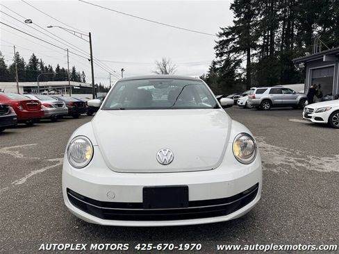 Used 2013 Volkswagen Beetle TDI image 2