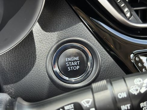 Used 2020 Toyota C-HR Limited FWD image 29