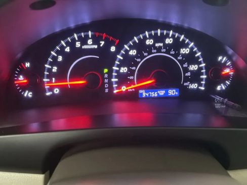 Used 2011 Toyota Camry FWD image 12