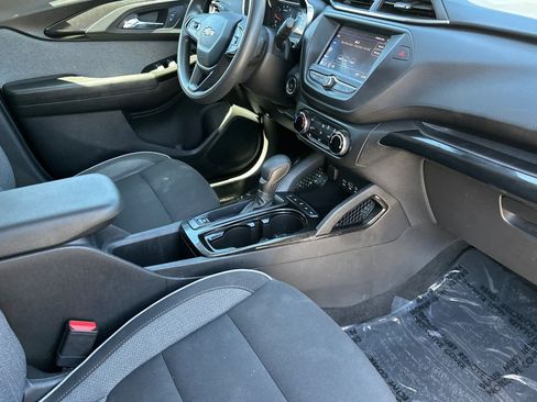 Used 2023 Chevrolet TrailBlazer LT AWD/4WD image 16