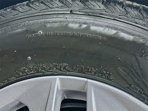 Used 2024 Toyota Sienna LE image 33