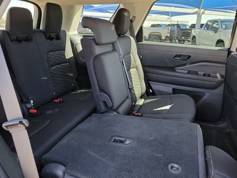 Used 2025 Nissan Pathfinder SV FWD image 20