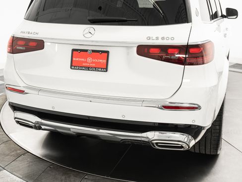 Used 2024 Mercedes-Benz Maybach GLS 600 4MATIC image 45