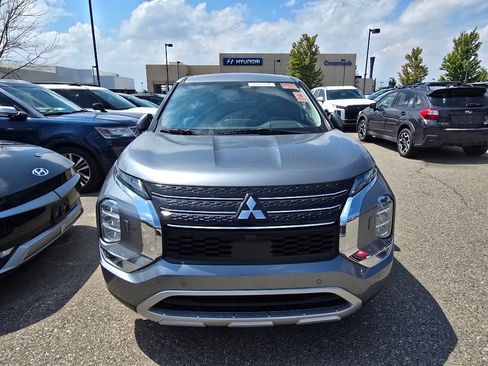 Used 2024 Mitsubishi Outlander SE AWD/4WD image 9