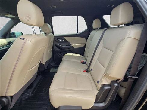 Used 2023 Chevrolet Traverse LS w/ Safety Package FWD image 17