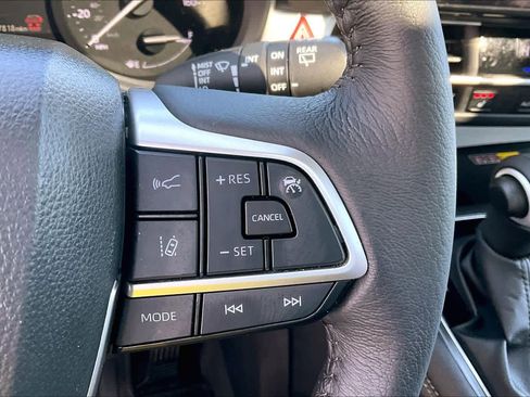 Used 2025 Toyota Sienna XLE w/ XLE Plus Package image 24