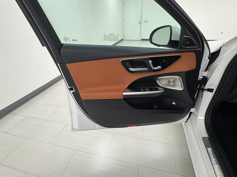 Used 2024 Mercedes-Benz C 300 4MATIC Sedan image 9
