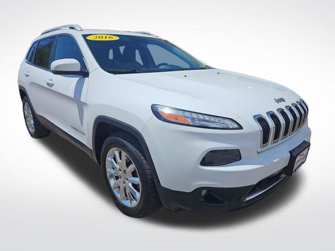 Used 2016 Jeep Cherokee Limited w/ Trailer Tow Group AWD/4WD image 7