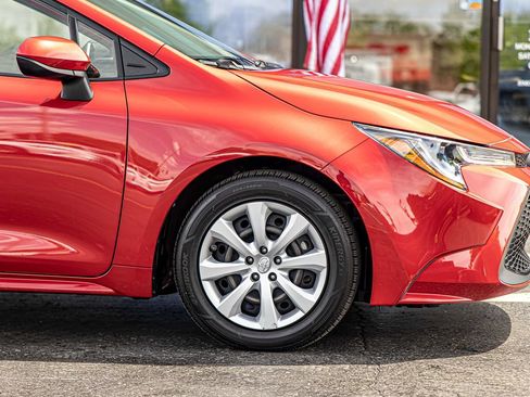 Used 2021 Toyota Corolla LE FWD image 10