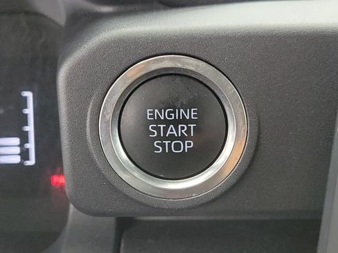 Used 2025 Toyota 4Runner SR5 AWD/4WD image 29