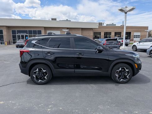 Used 2024 Kia Seltos EX AWD/4WD image 6
