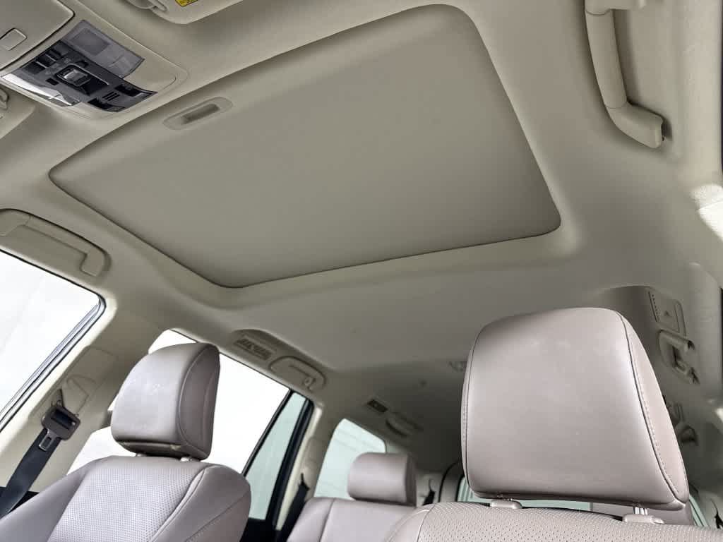 Used 2023 Lexus GX 460 Luxury w/ Sport Design Package AWD/4WD image 18