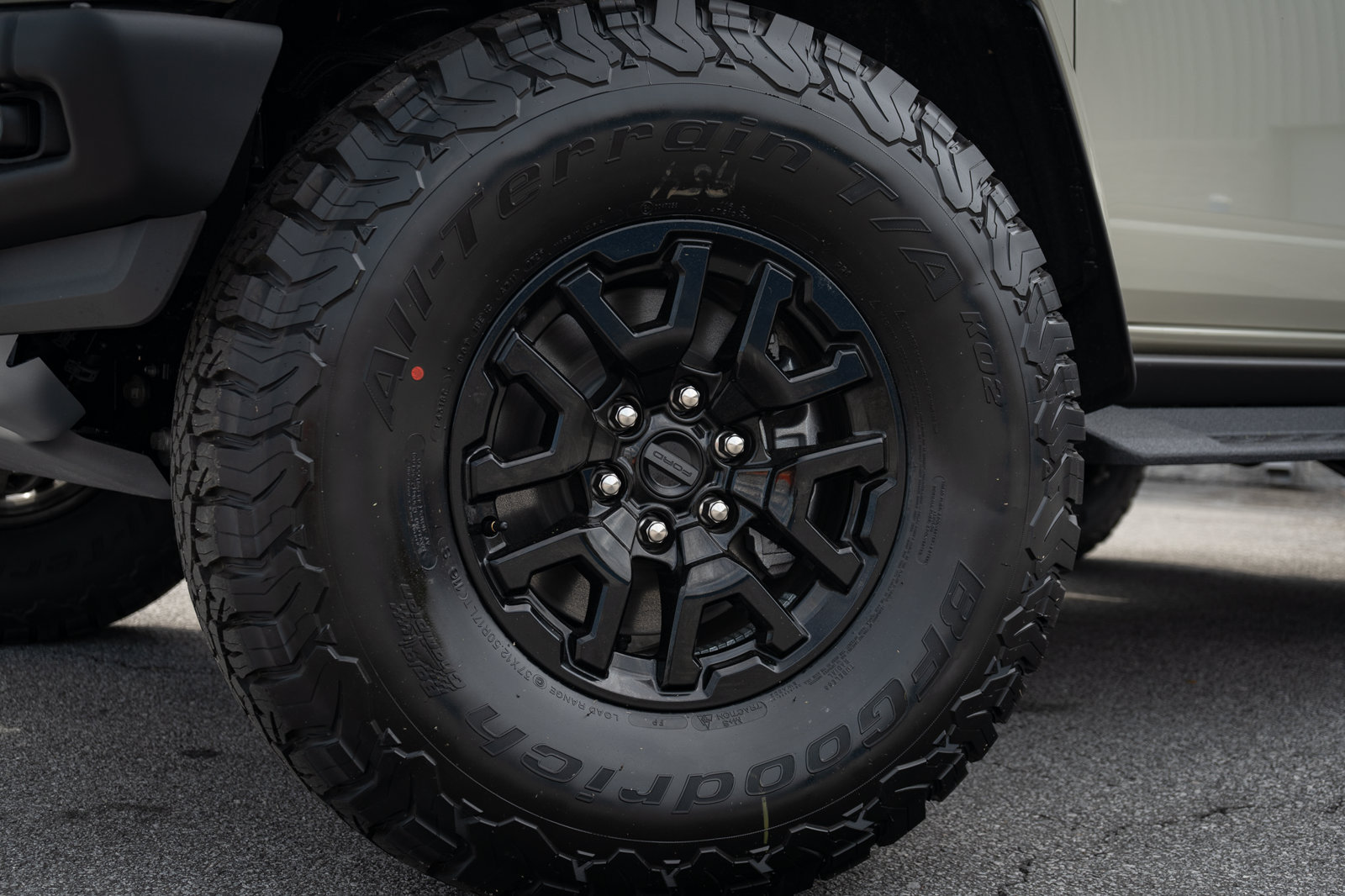 New 2026 Ford Bronco Raptor w/ Interior Carbon Fiber Pack AWD/4WD image 7