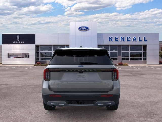 Used 2026 Ford Explorer Active w/ Active Comfort Package AWD/4WD image 5